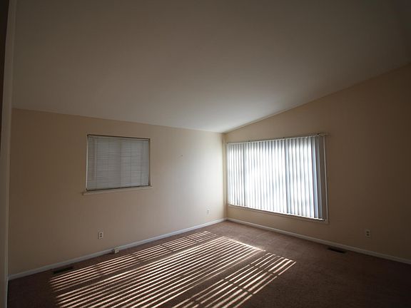 3rd image of 15230 Marlow Ave