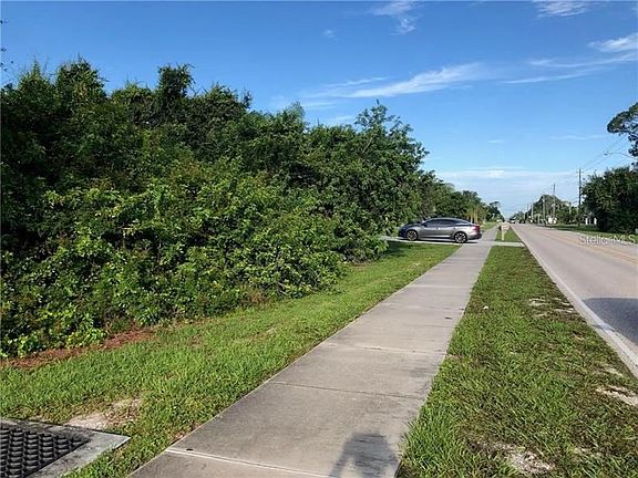 3rd image of 23203 Peachland Blvd