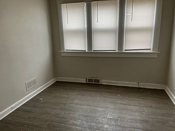 5th image of 532 Western Ave