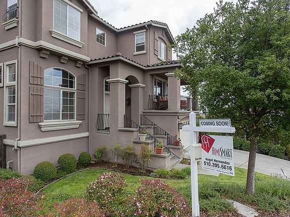 2nd image of 8230 Skyline Cir