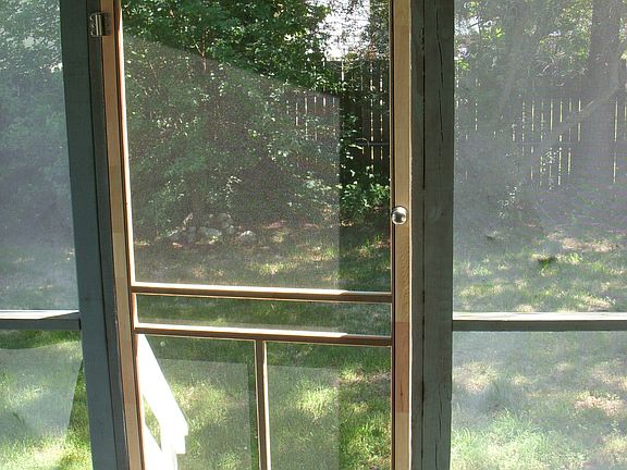 5th image of 20 Carriage Hill Dr