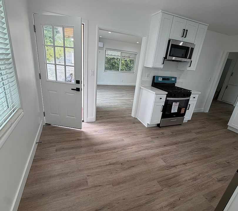 1st image of 4913-15 Cahuenga Blvd #0