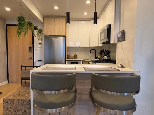 116-17 Grosvenor Ln #3A, Richmond Hill, NY 11418