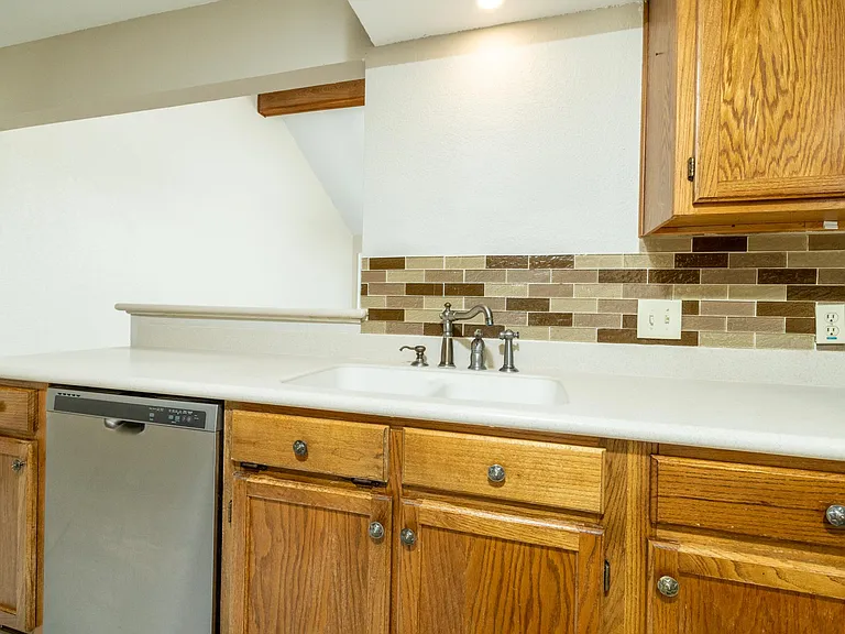 2403 Bayberry Ln — Photo 13
