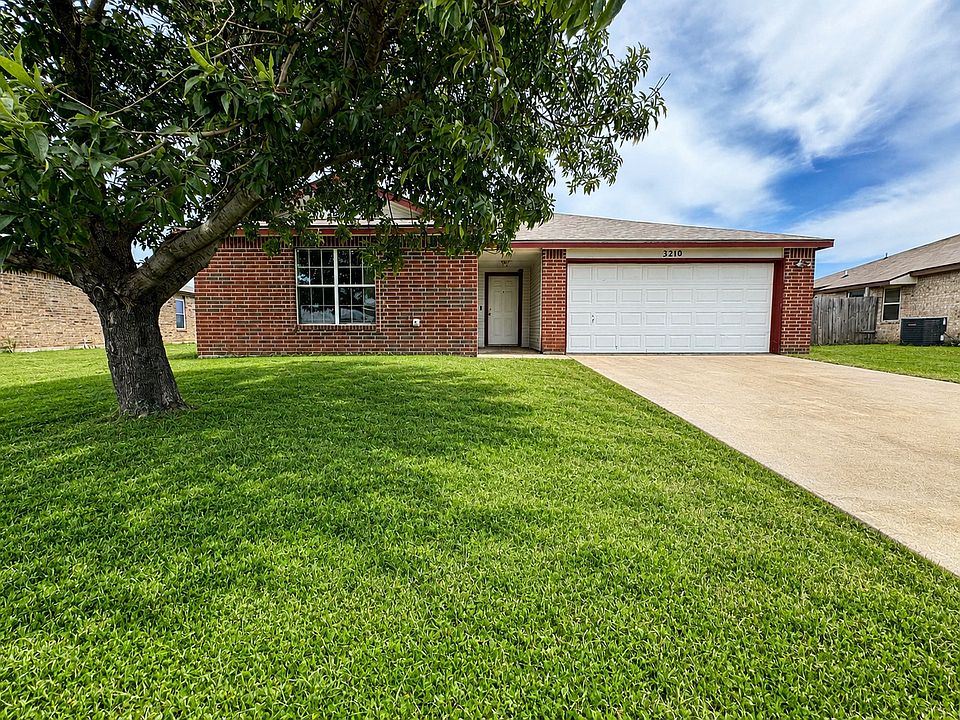 1st image of 3210 Viewcrest Dr