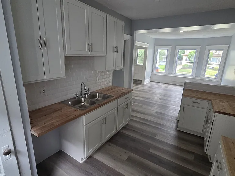 1477 E 106th St #2 — Photo 5