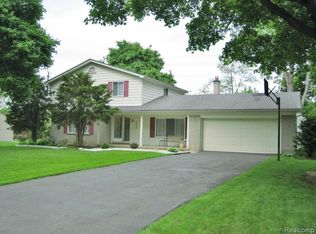 6599 Woodbank Dr, Bloomfield Hills, MI