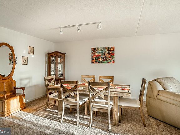 5th image of 20626 Valley Forge Cir #626