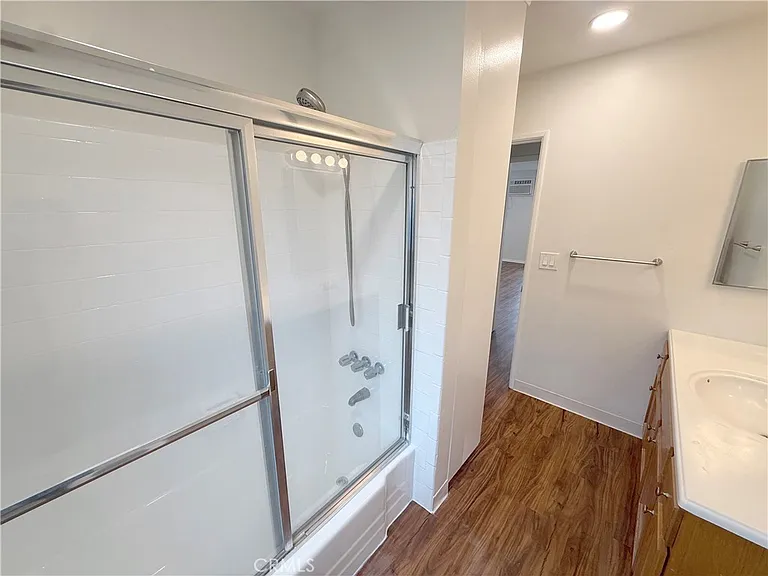 919 E Acacia Ave #R — Photo 8