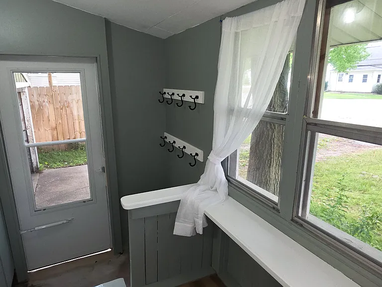 1304 Darwin Ave — Photo 11