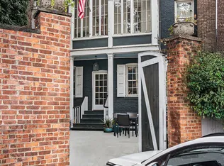 18 Commerce Street image 1 of 21