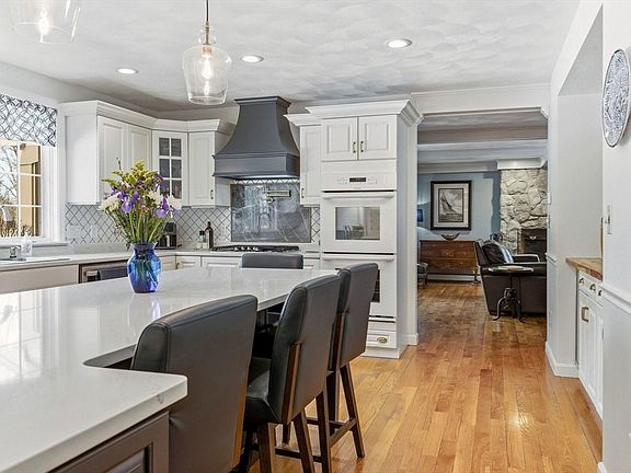 5th image of 499 Chadwick Rd