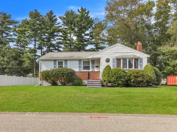 15 Crane St, Avon, MA 02322