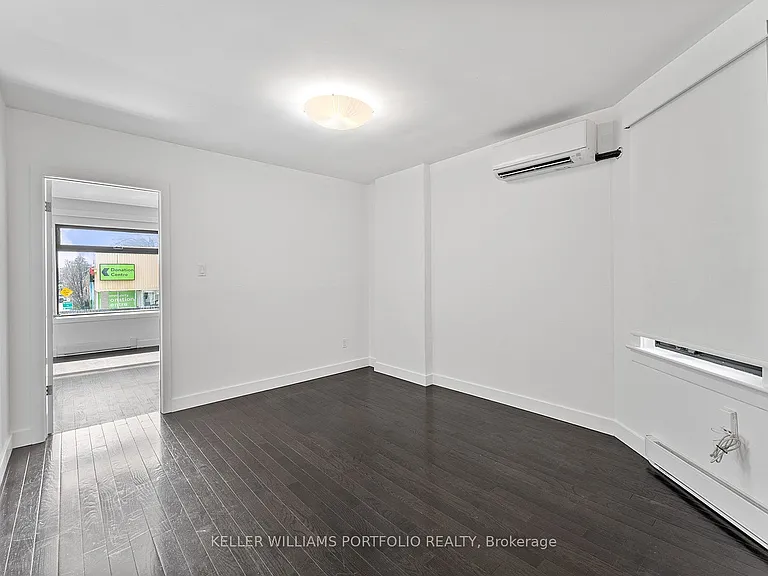 2118A Danforth Ave — Photo 9