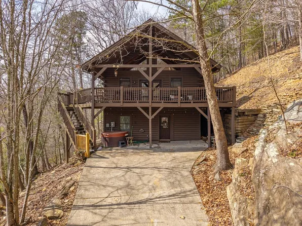 223 Novena Ct, Ellijay, GA 30540