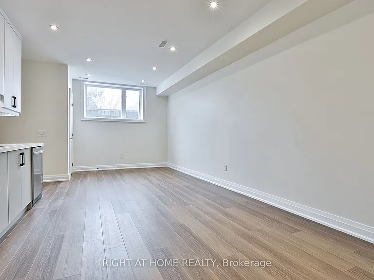39 15th St #2 — Photo 10
