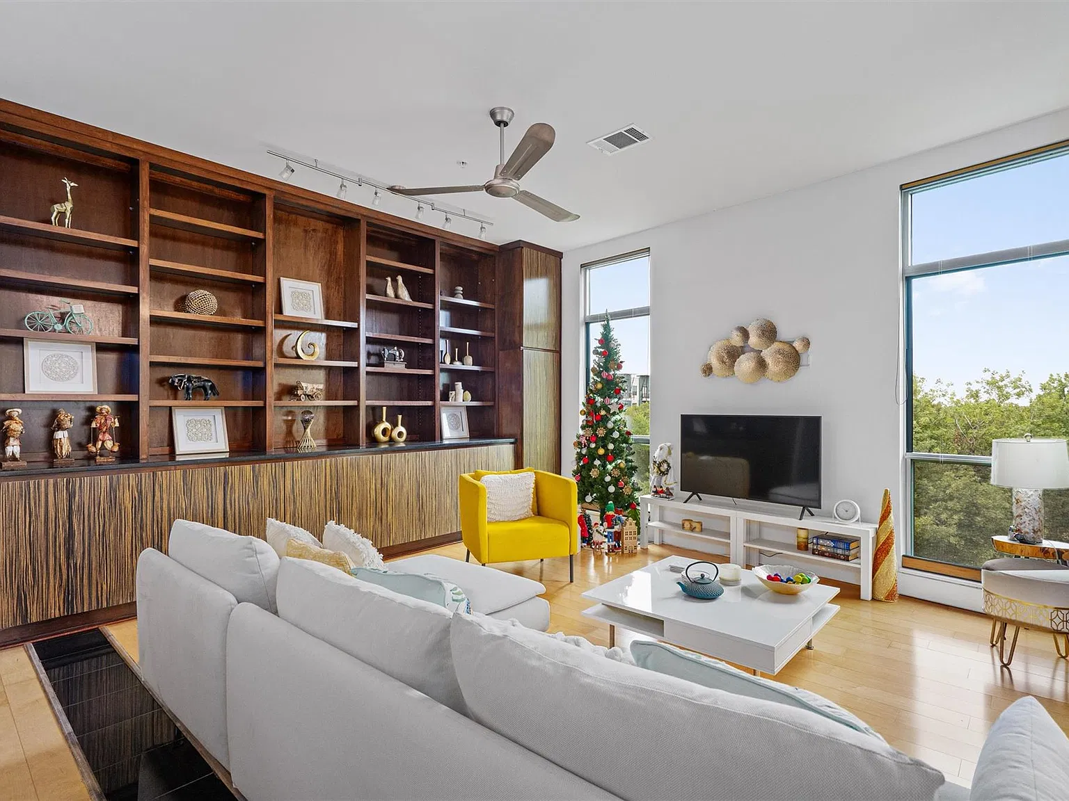 1 bed, 1.0 bath, 773 sqft, $2,600 — Photo 1