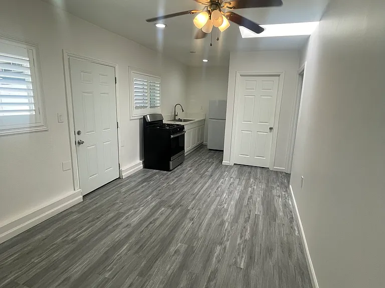 7844 Nevada Ave — Photo 5