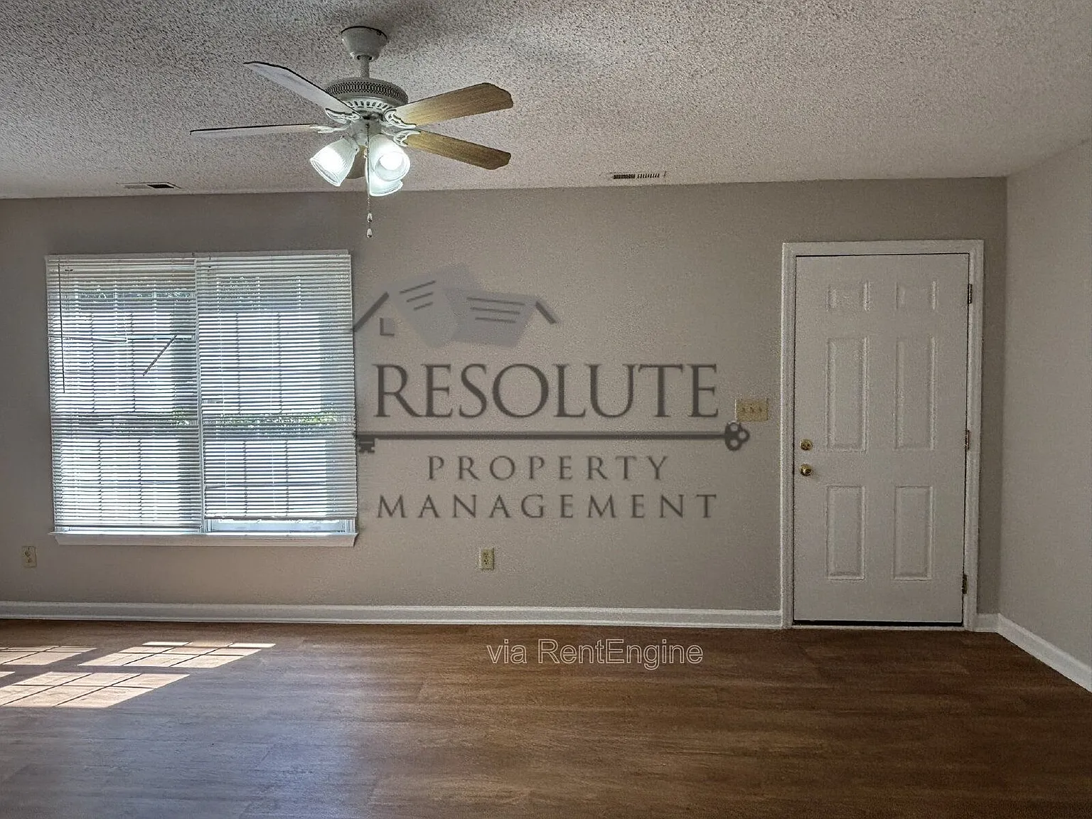 3 bed, 2.0 bath, 1110 sqft, $1,495 — Photo 3