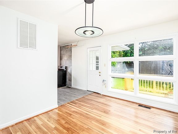 5th image of 9 Kemper Ave