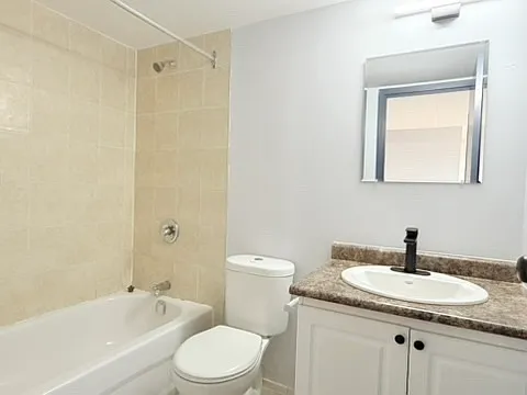 1071 McDougall St #405 — Photo 7