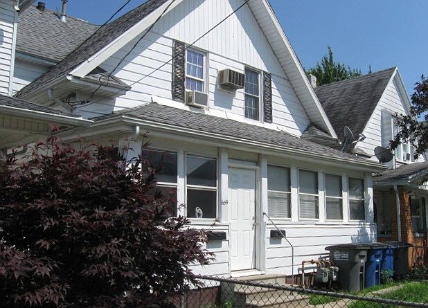 2nd image of 659 Berry St