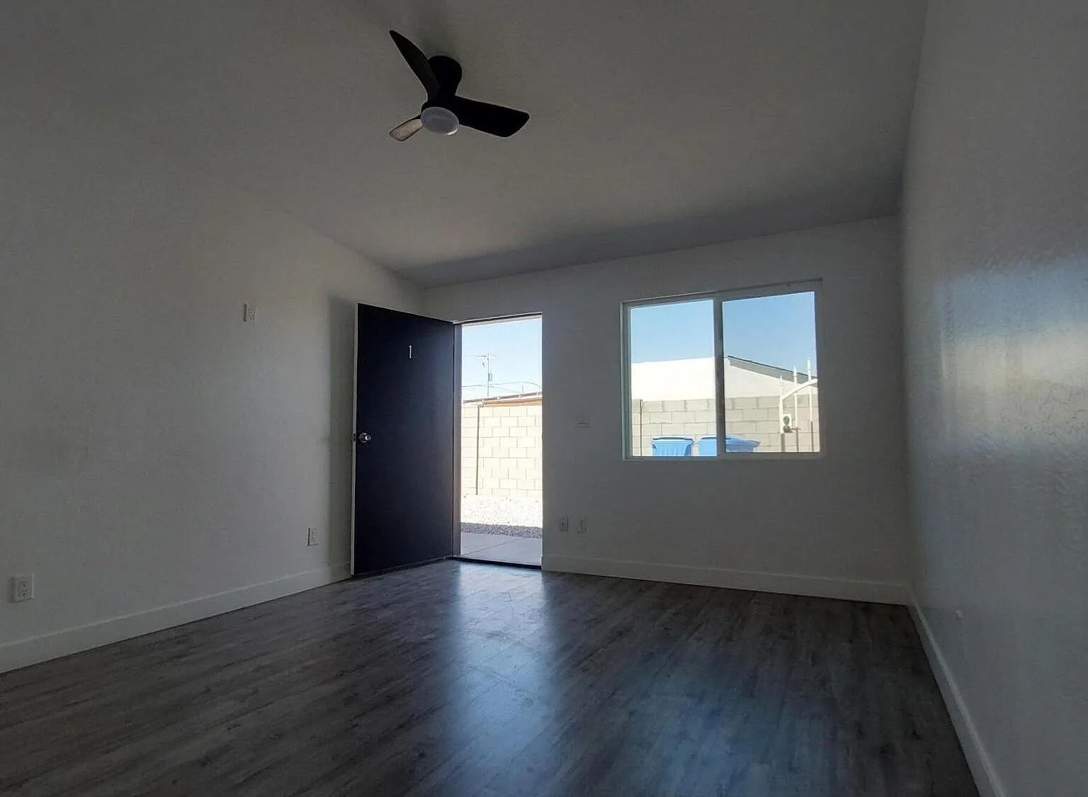 1 bed, 1.0 bath, 700 sqft, $1,000 — Photo 3