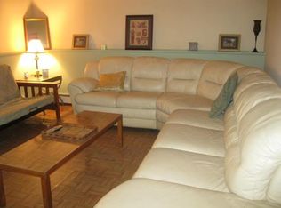 51 Pamela Ln #1, Valhalla, NY 10595