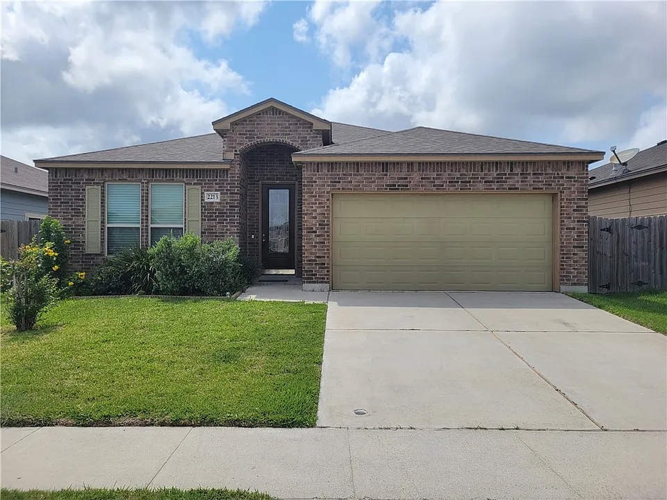2213 Diamond Dr