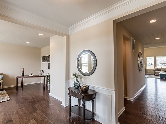 2nd image of 1326 Garden View Dr