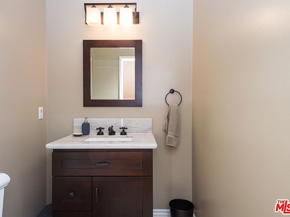 4th image of 4434 Moorpark Way #107
