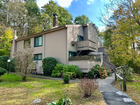 86 Mohawk Trail #86, Guilford, CT 06437
