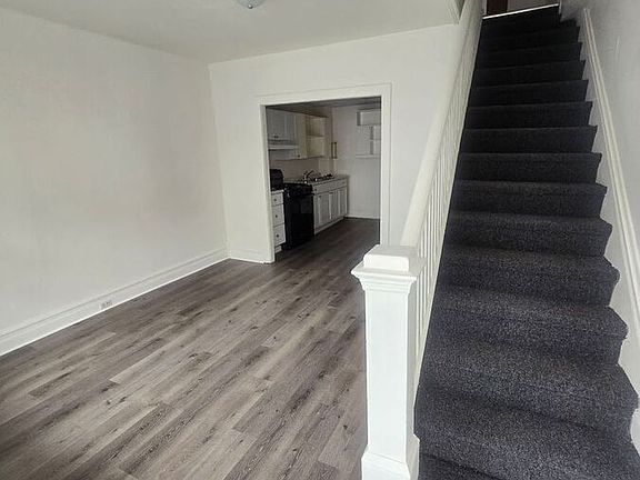 2nd image of 1518 Newport Ave