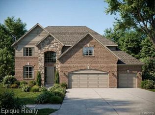29745 Red Fox Ln, Chesterfield, MI