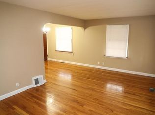 2001 Raft Dr, Saint Louis, MO 63133