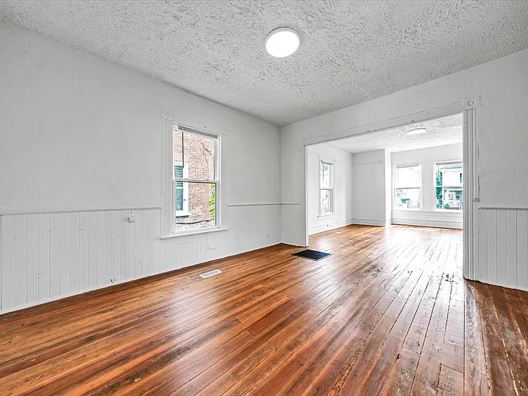 1329 Loudon Ave NW — Photo 25