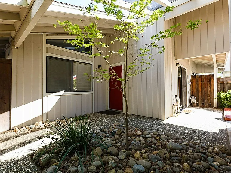 3315 Victoria Pl — Photo 7