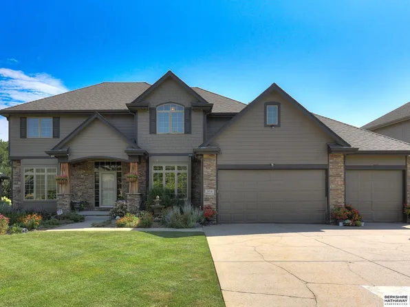 19716 Mason St, Elkhorn, NE 68022