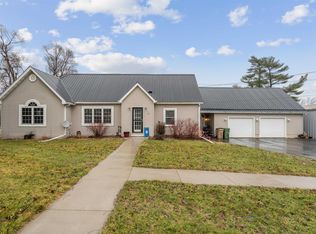 403 N Chestnut St, Edgewood, IA 52042