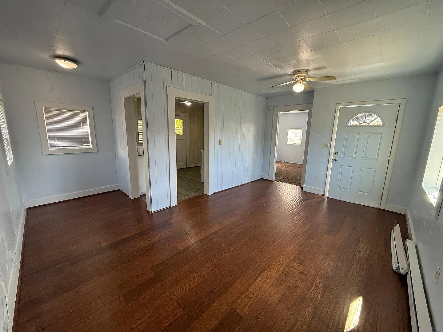 2115 Everett Avenue — Photo 2