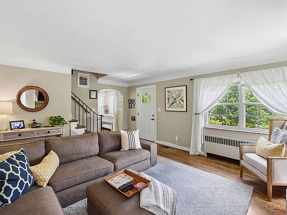 5th image of 3859 Drakewood Dr
