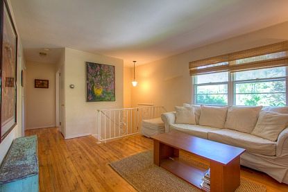3rd image of 13 Sherwood Ln