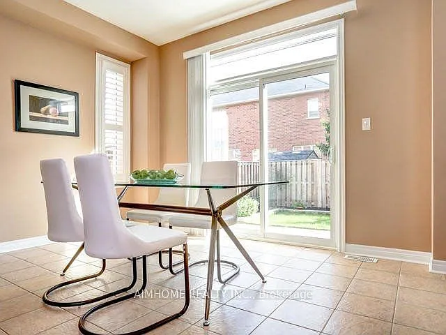 69 James Parrott Ave — Photo 4