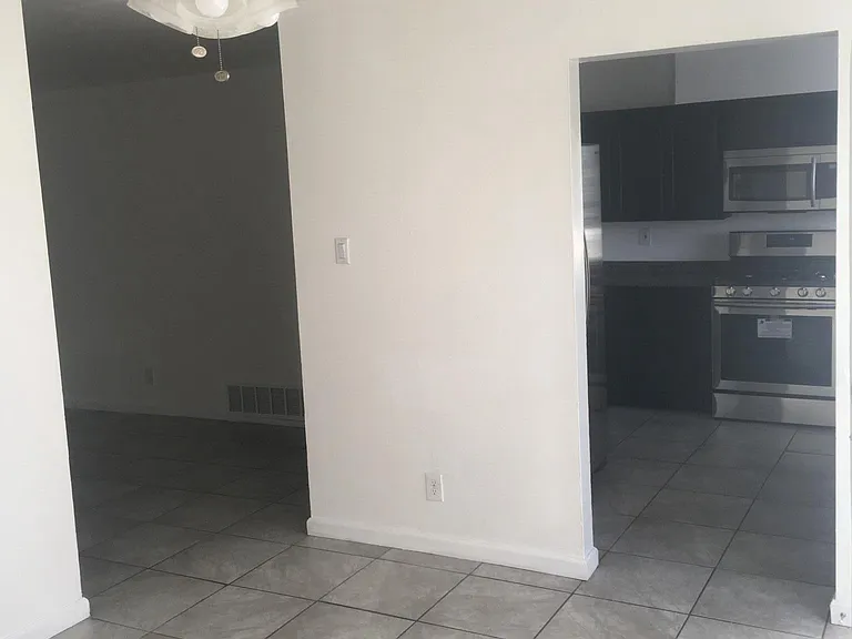 8116 Gilbert Dr — Photo 9