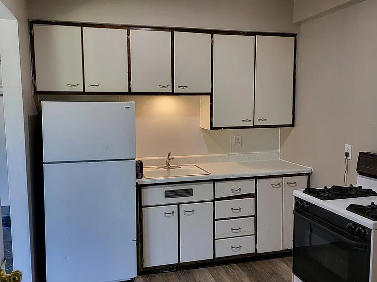 1724 Douglas St #2 — Photo 8