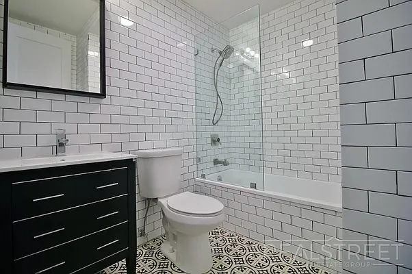 Rented by Real Street Inc | media 24