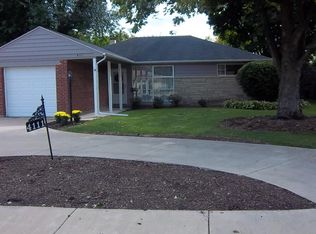 4111 Highcrest Rd, Rockford, IL 61107