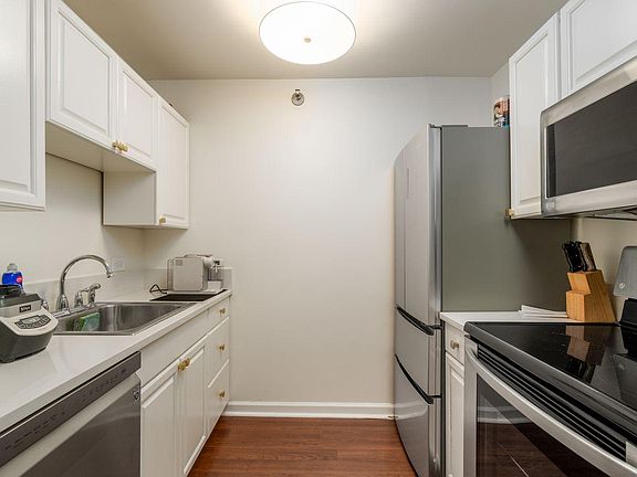 5th image of 1212 N La Salle St #2308