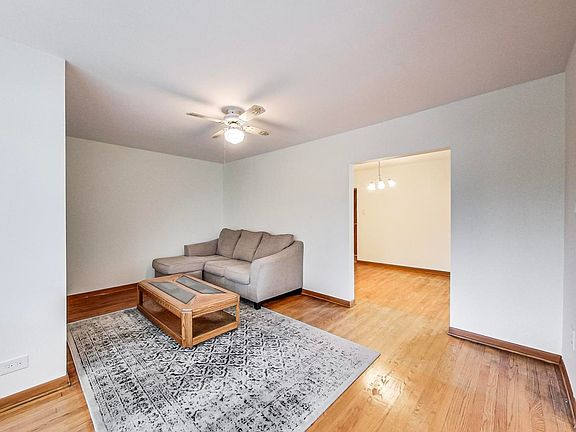 4th image of 3400 N Oketo Ave