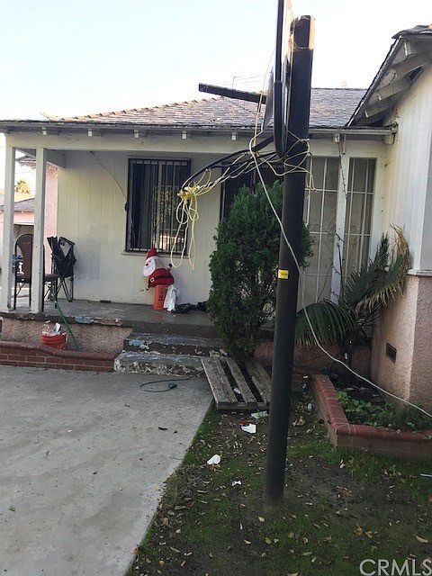 1st image of 824 E 118th Pl